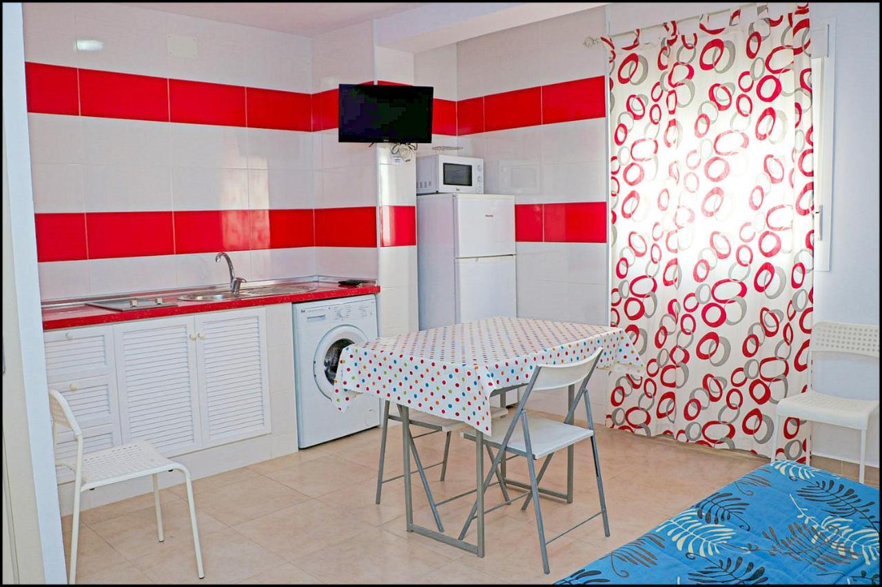 Apartamento Con Wifi En El Centro コニル・デ・ラ・フロンテラ エクステリア 写真